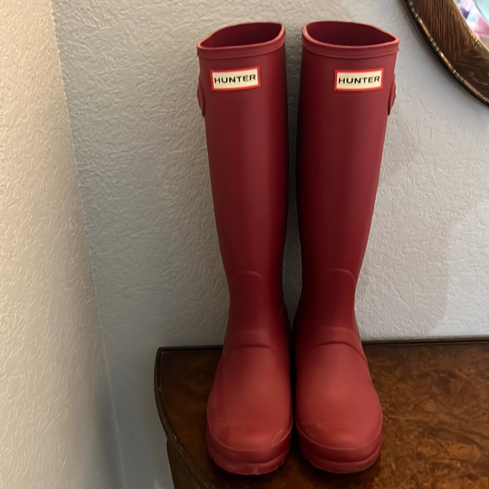 Raspberry hunter boots